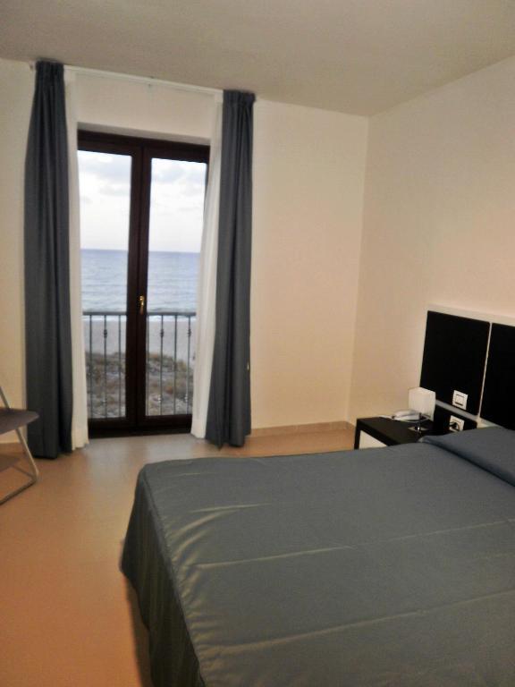 Buddi Hotel Platamona Exterior foto