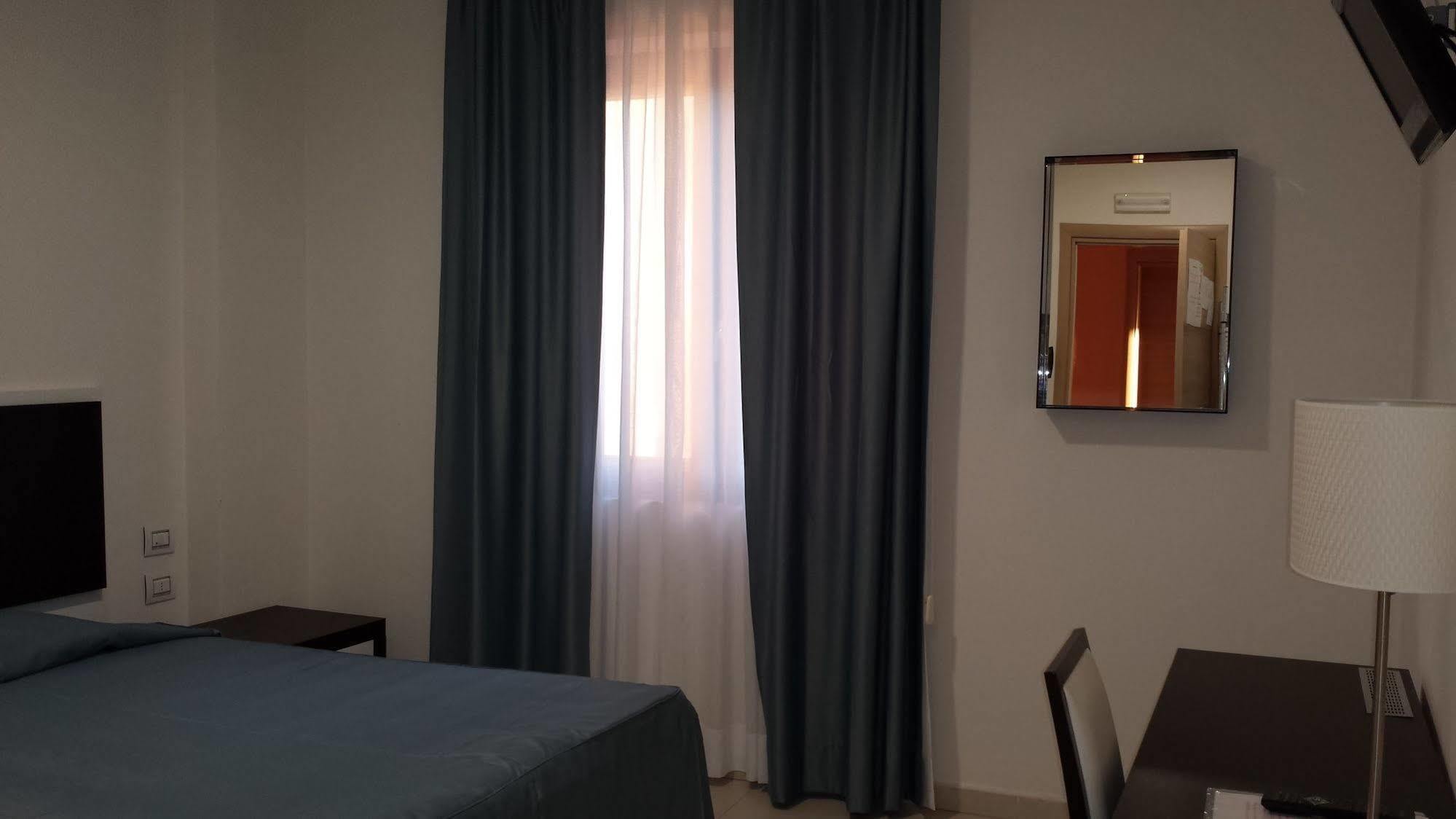 Buddi Hotel Platamona Exterior foto